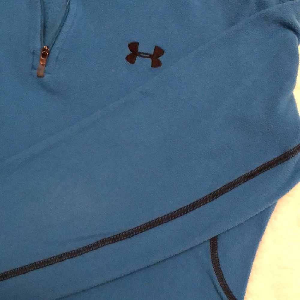 Under Armor Ladies ultra lightweight fleece pullover 1/4 zip, blue, small